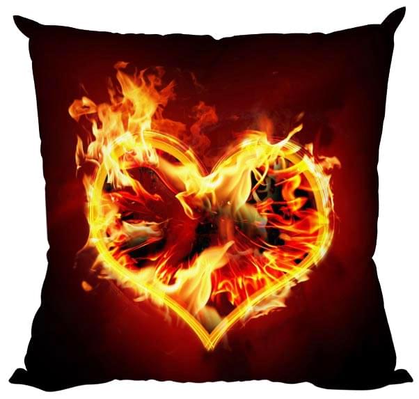 raferidigital_diakosmitika_maksilaria_flaming_heard Διακοσμητικό μαξιλάρι Φλεγόμενη Καρδιά