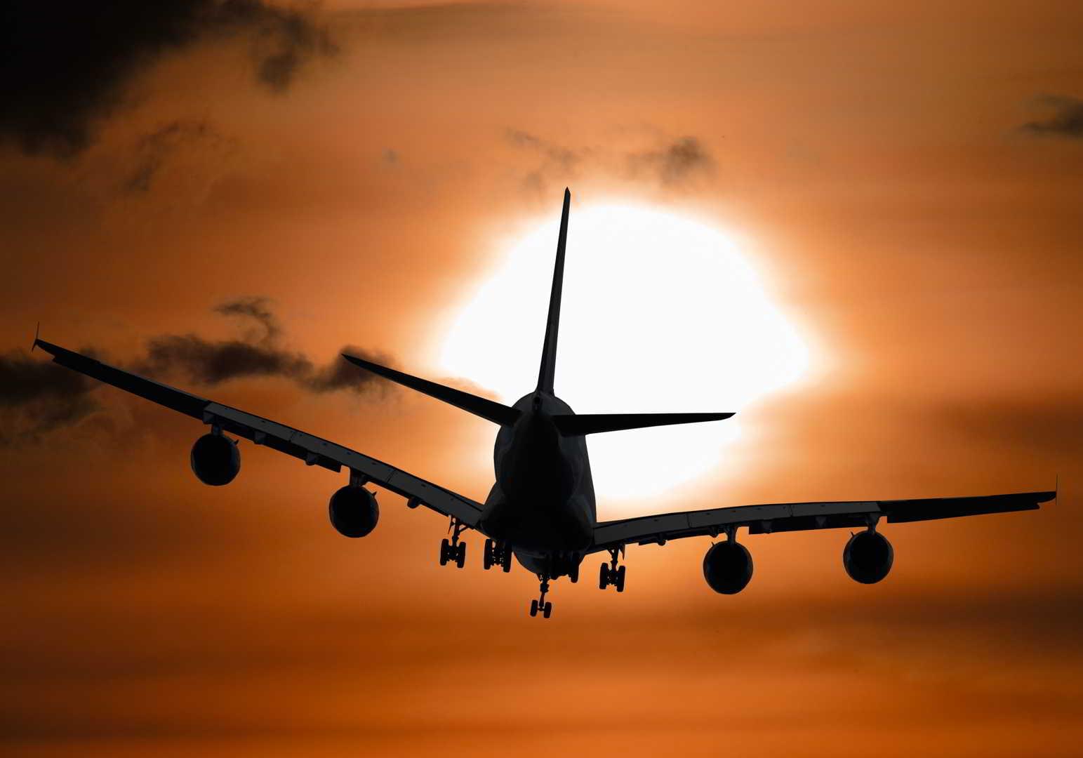 ektyposi_kanvas_me_ksylino_telaro_pthsh_ston_hlio Πίνακας σε καμβά πτήση στον Ήλιο